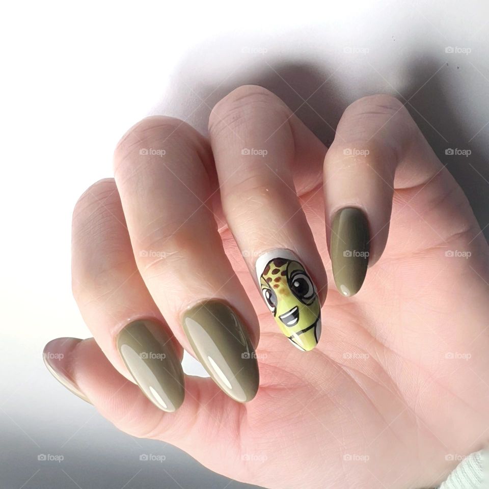 Turtle nails 