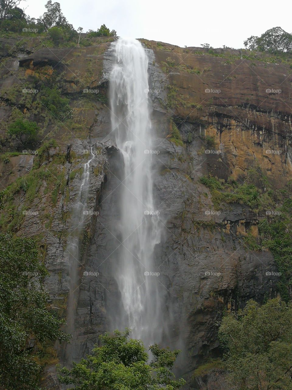diyaluma waterfall