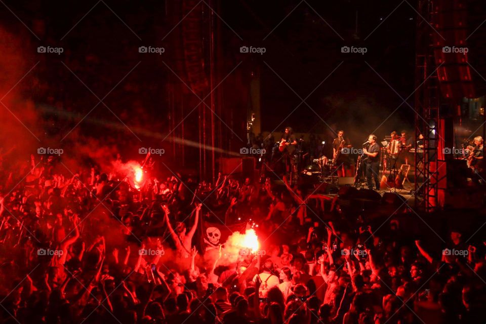 Together we stand, devided we fall