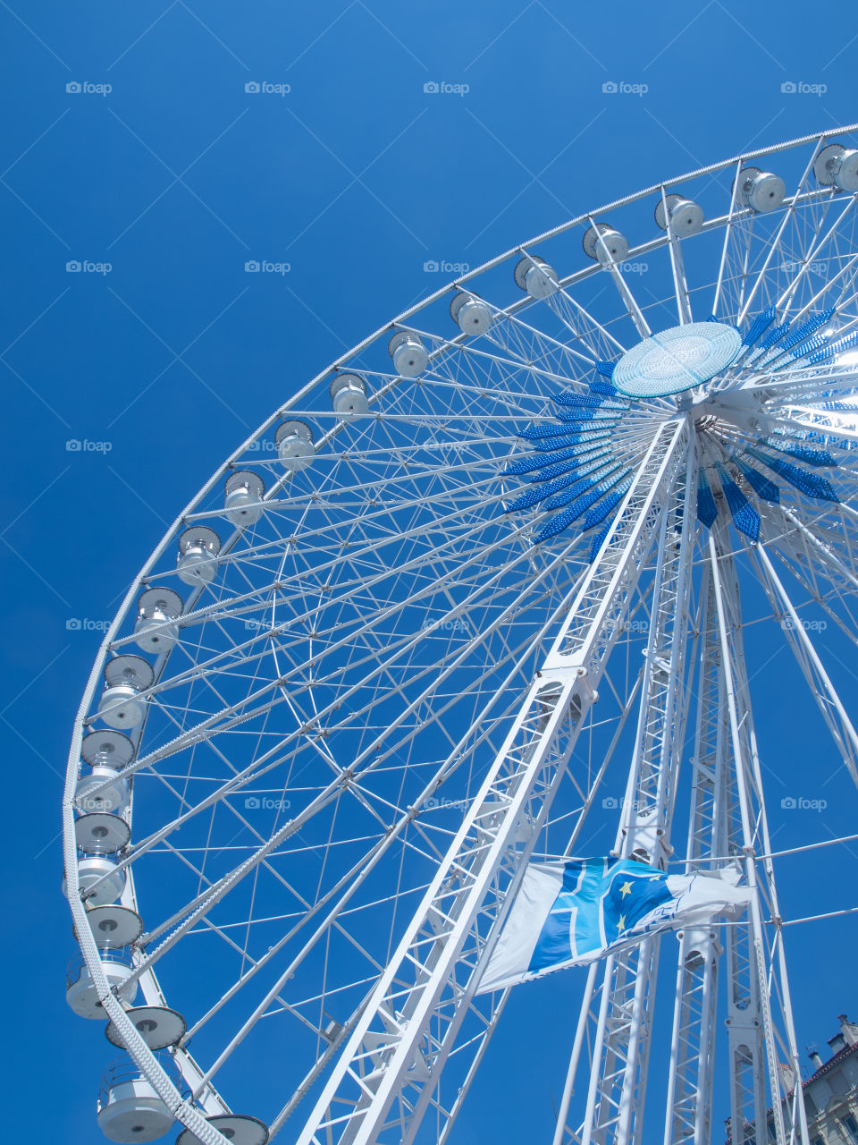 Flag on the ferris wheels 🎡 