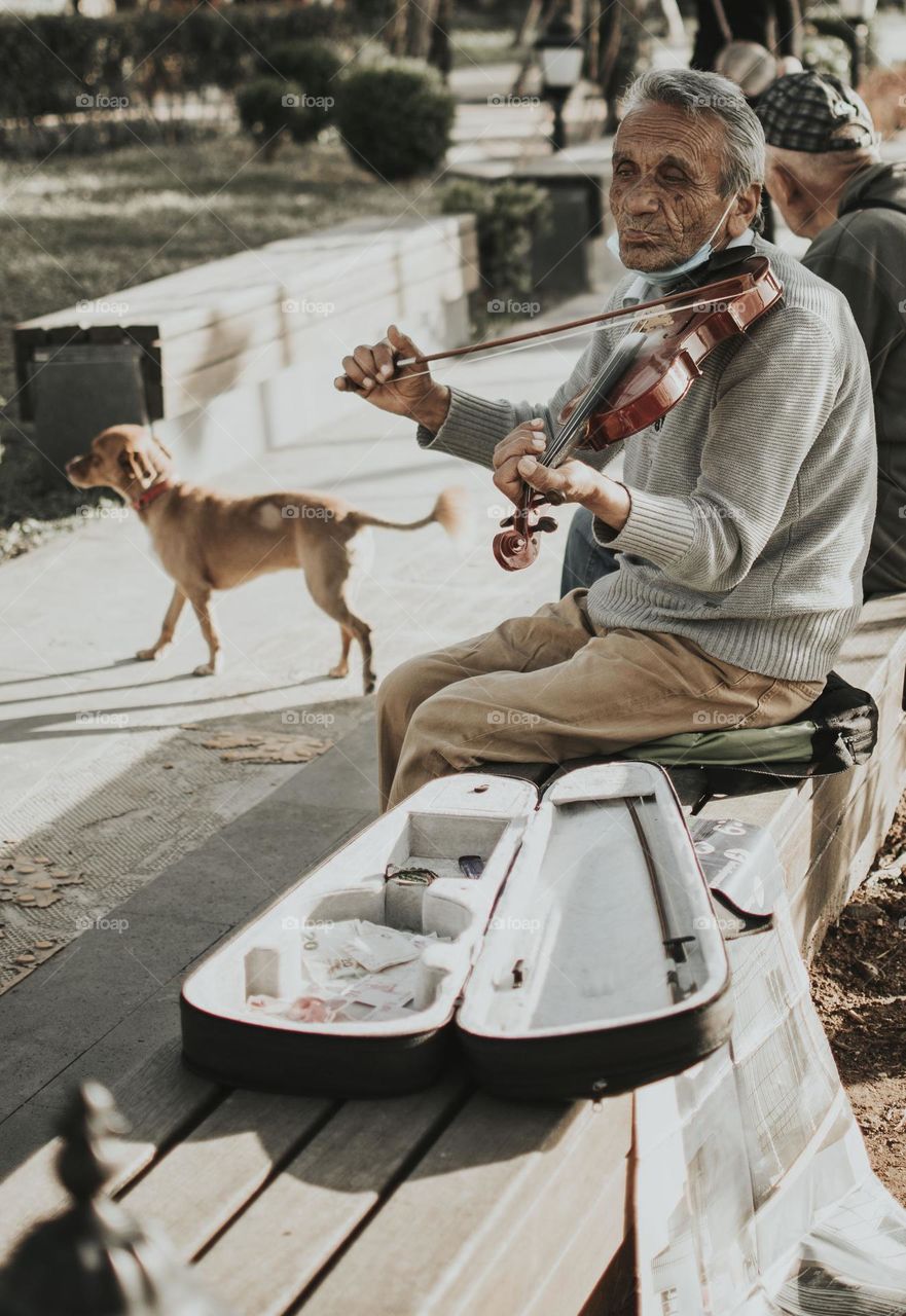 The old man and the violin