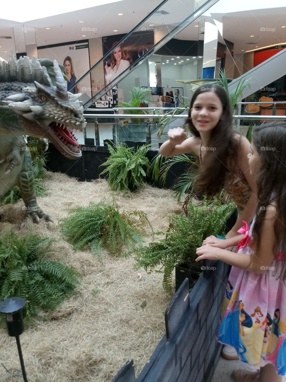 exposição de dragões no Shopping