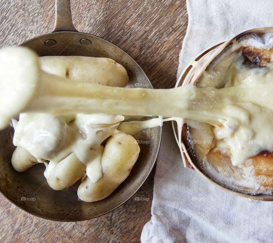 melting cheese mont d'or