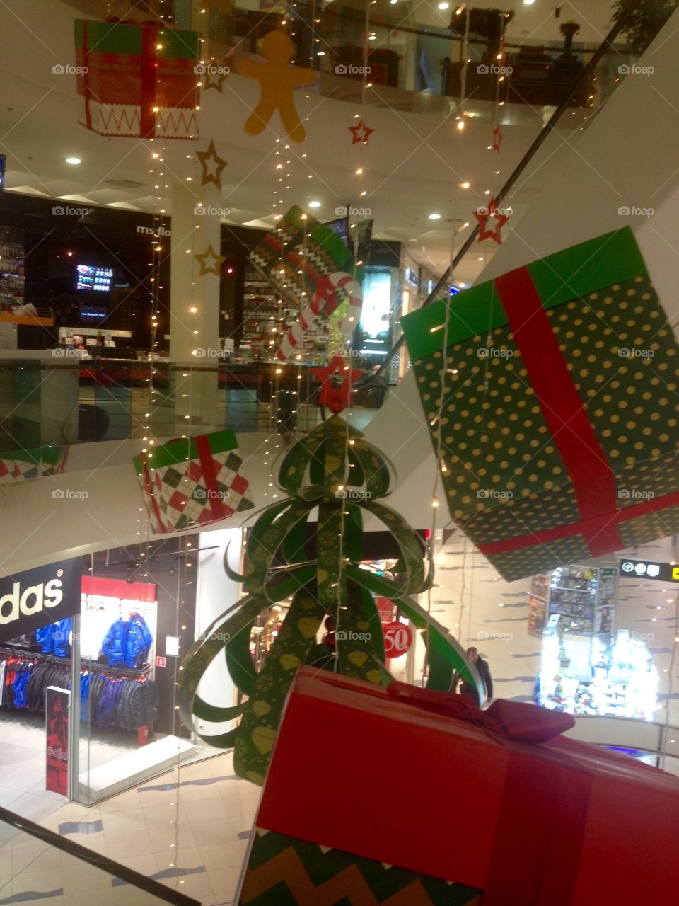 Festive decorations in the mall