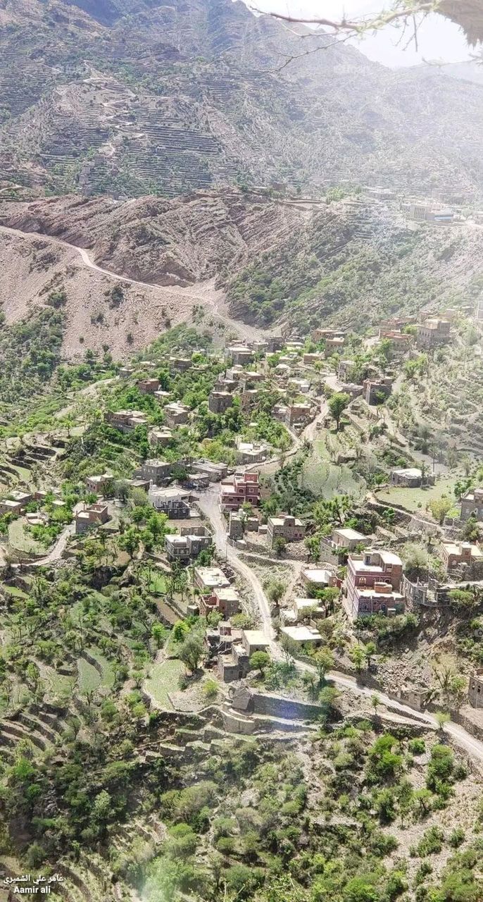 Glory be to God, and the wonderful natural view, and there is no more wonderful place than it, it is Happy Yemen, gentlemen