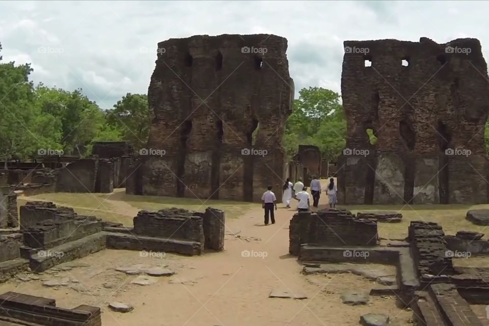 ancient ruins in sri lanka