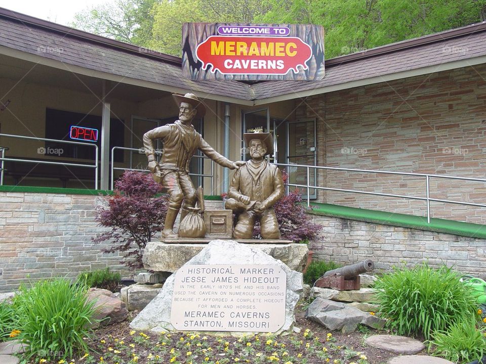 Meramac Caverns