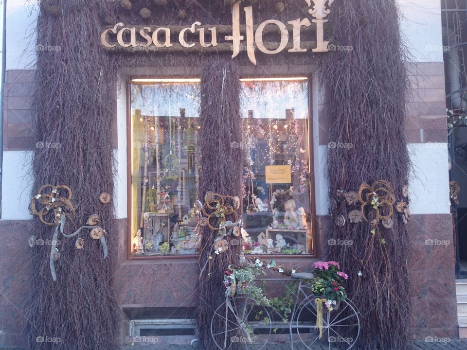 huse Witherspoon flowers