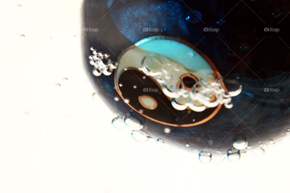 Yin yang under water macro shot 