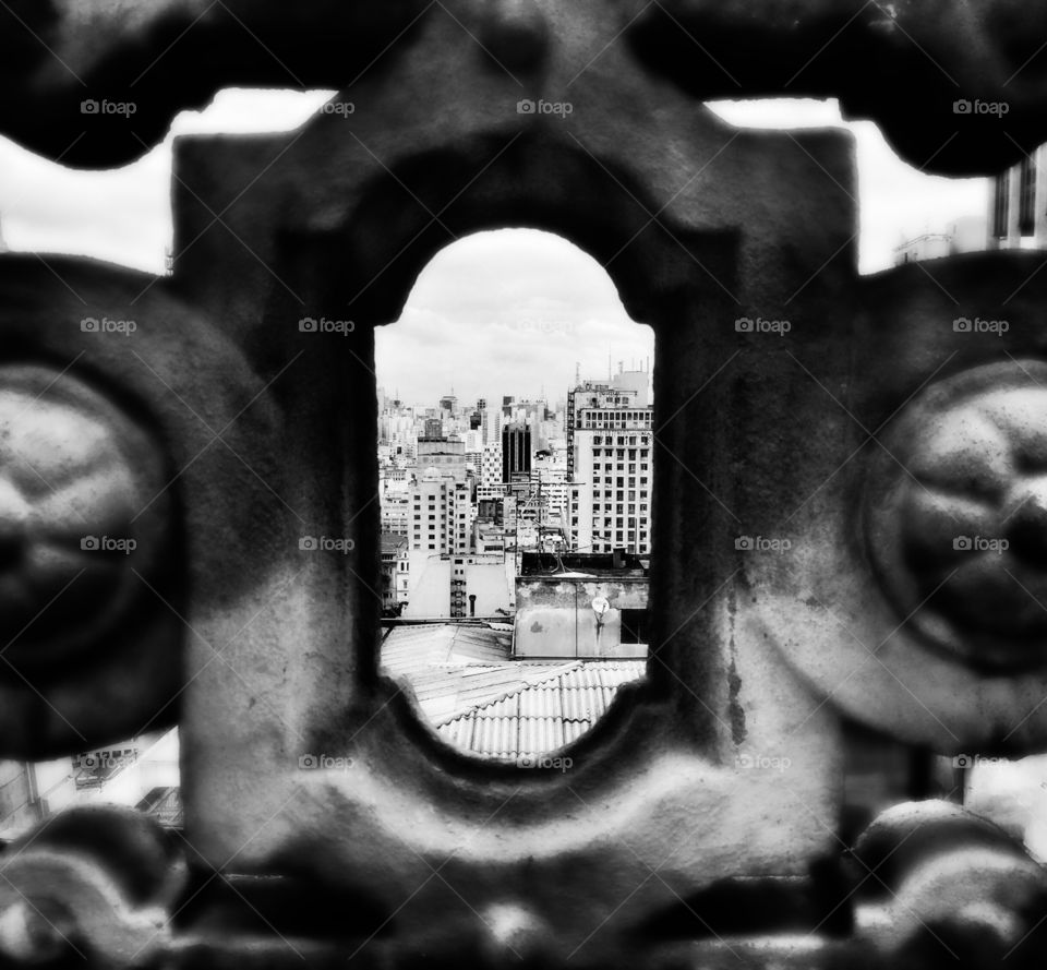 View of São Paulo through a hole