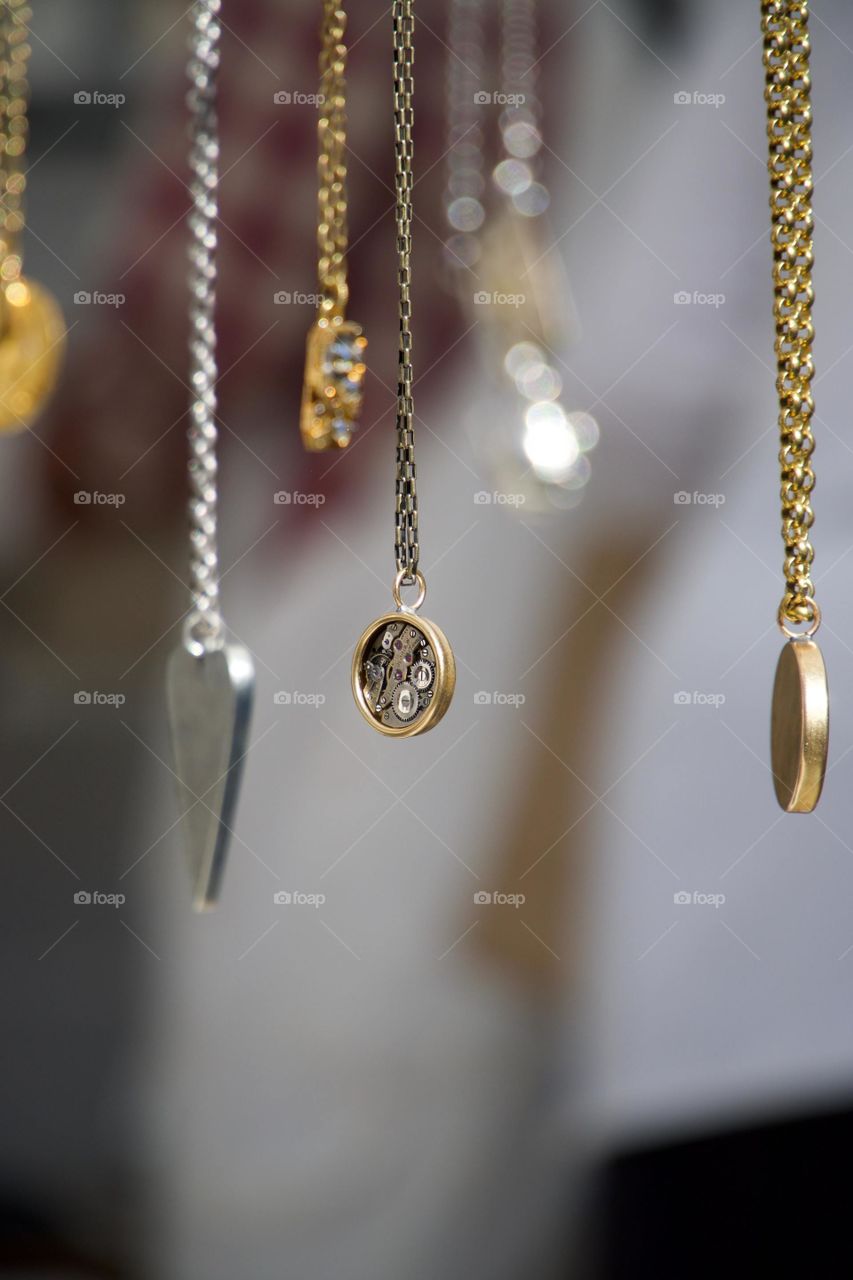 Chains- Gold,Silver,white gold with dashing lockets