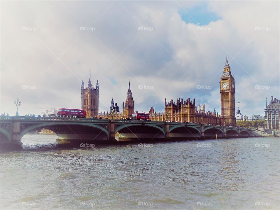 Postcard from London: A breathtaking view on the Parliament.