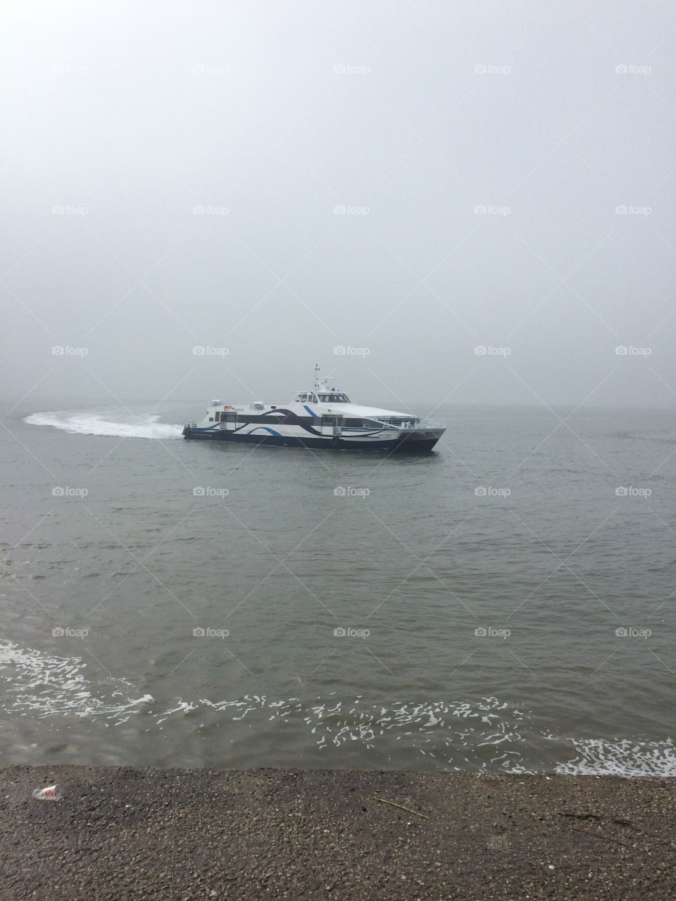 Boat in river at Lisboa 