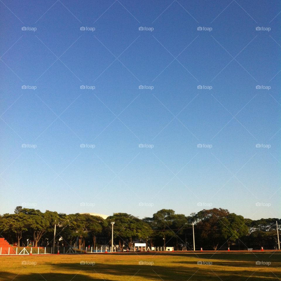 Céu maravilhoso na praça de esportes do Complexo Esportivo Nicolino de Lucca (Bolão, em Jundiaí). 