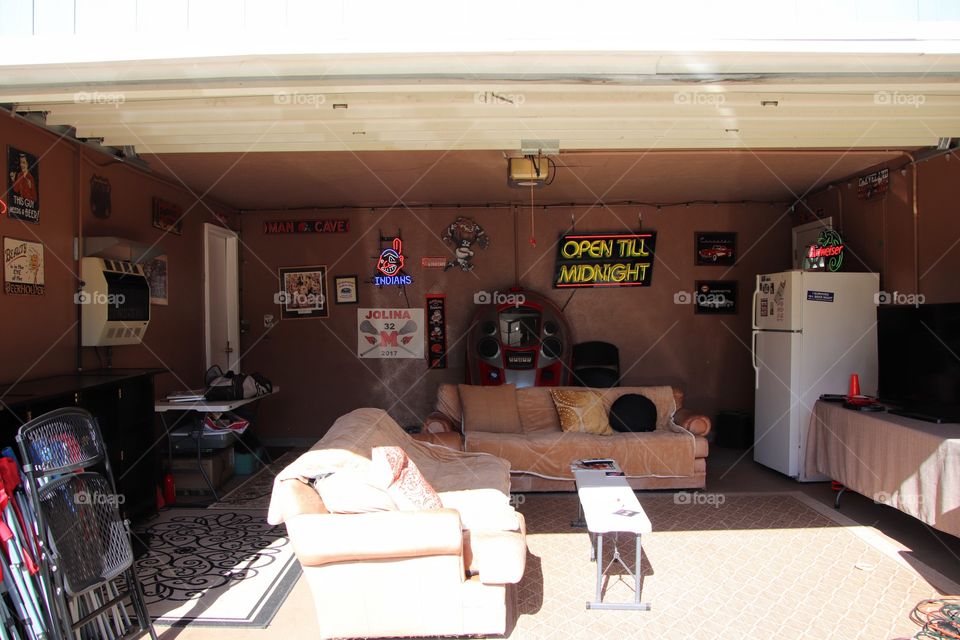 Garage man cave