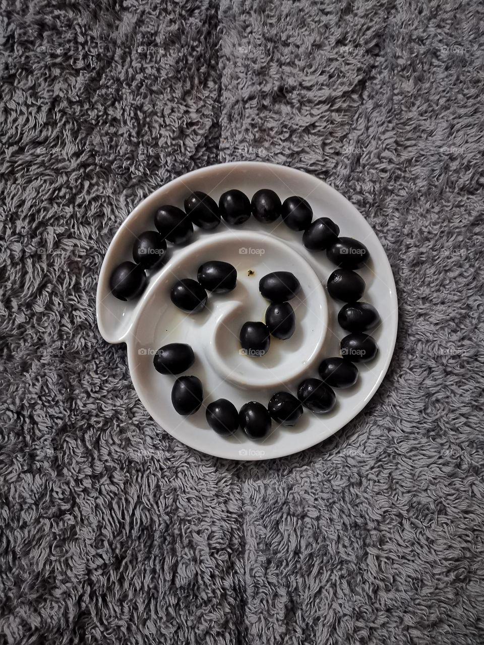 A dish that is not without an iftar table is olives and its benefits