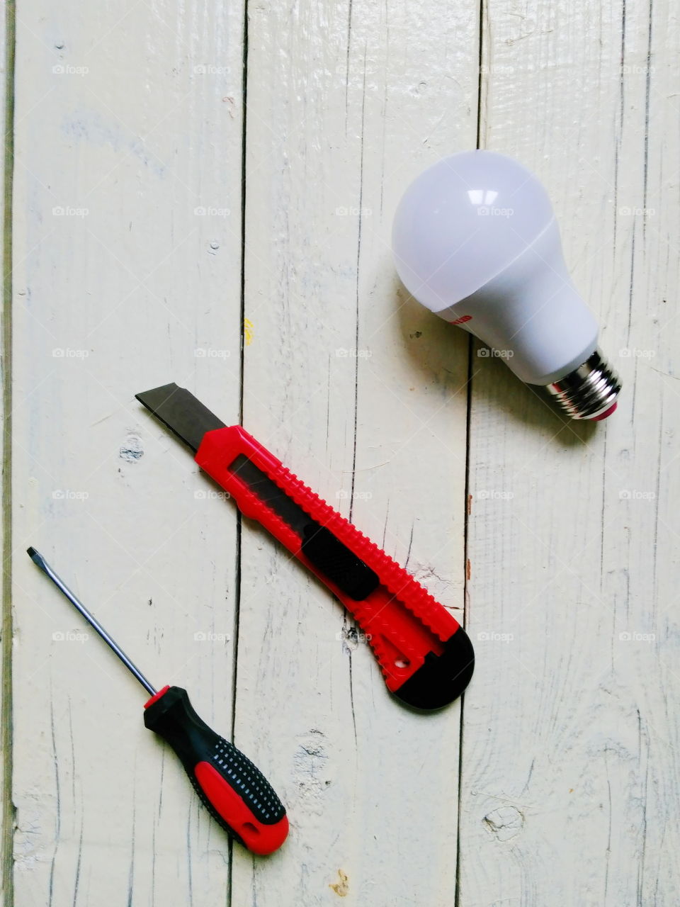 tools, light bulb, knife, screwdriver