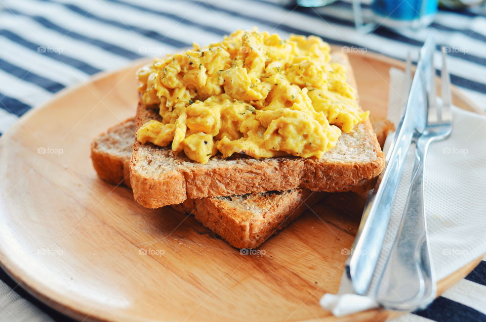 Scramble Eggs on toast