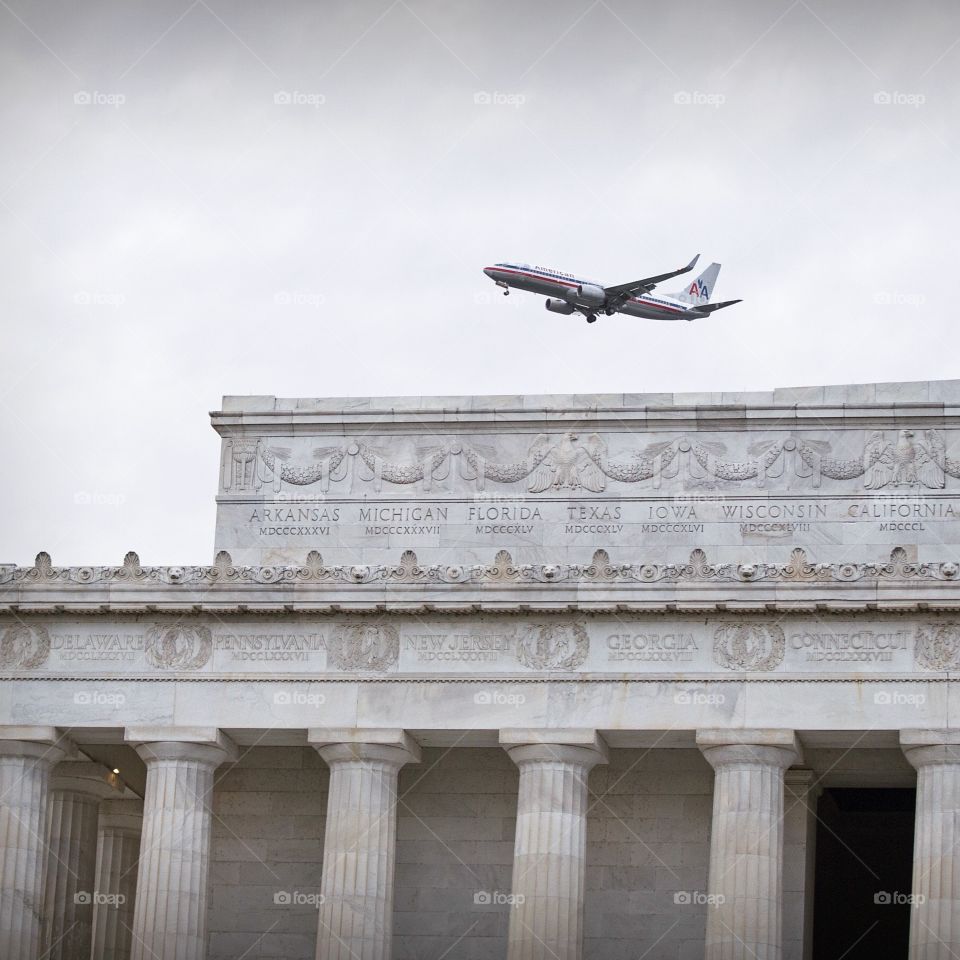 Plane over the Lincoln Memorial 