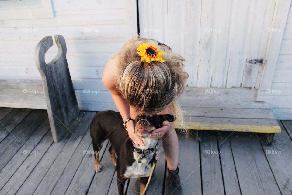 This is one happy dog with her favorite aunt. 