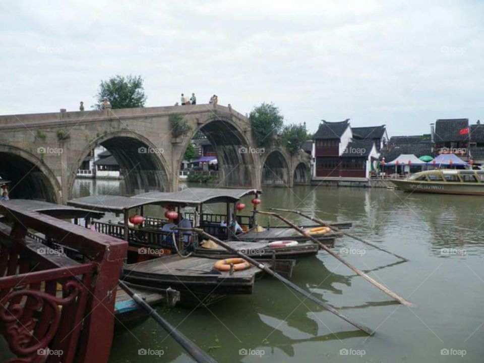 Fangsheng Bridge. "Setting-fish-free Bridge", Shanghai China