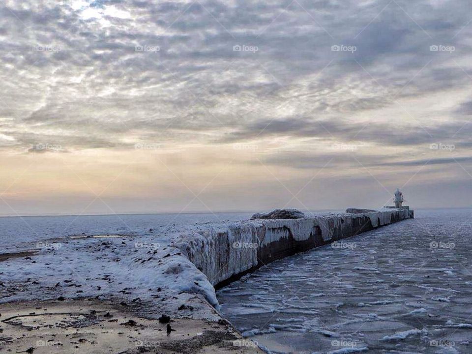 Winter on the pier 