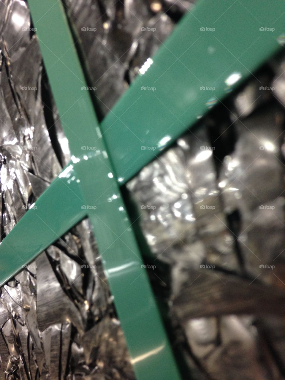 Green strap, aluminum scrap
