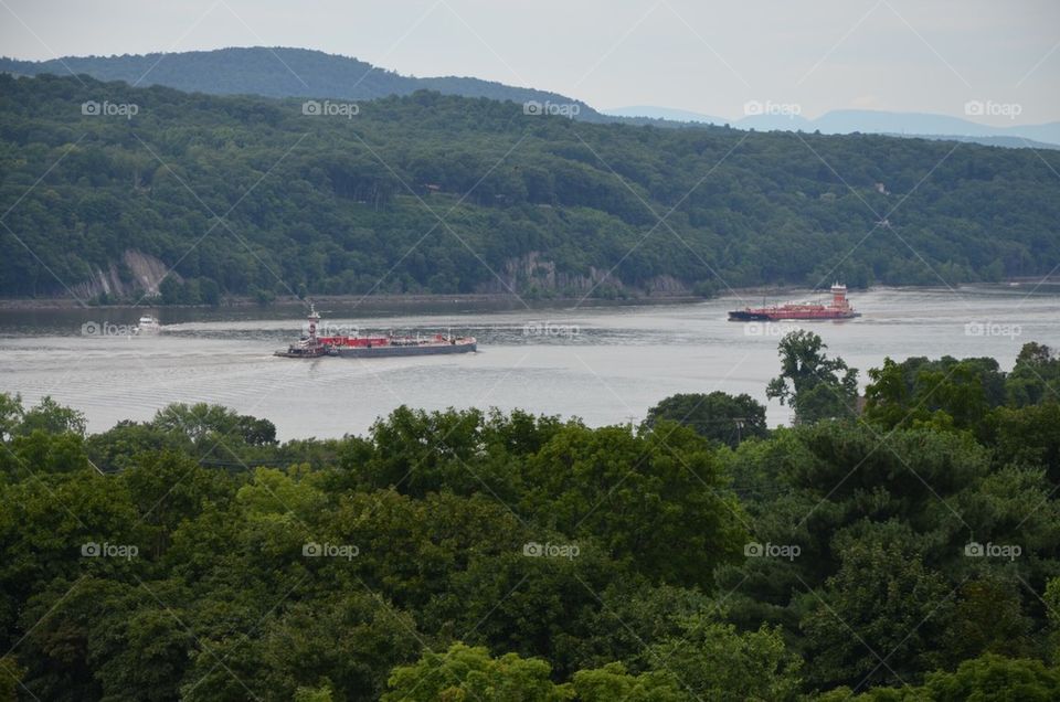 Hudson River boats