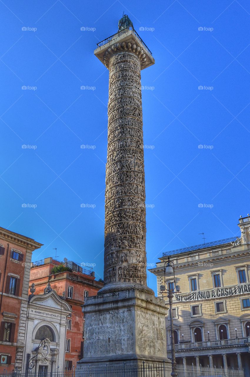 Columna de Marco Aurelio, Piazza Colonna (Rome - Italy)