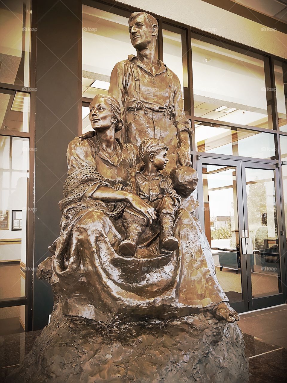 statue of a pioneer family . One of the first family's in Scottsbluff 