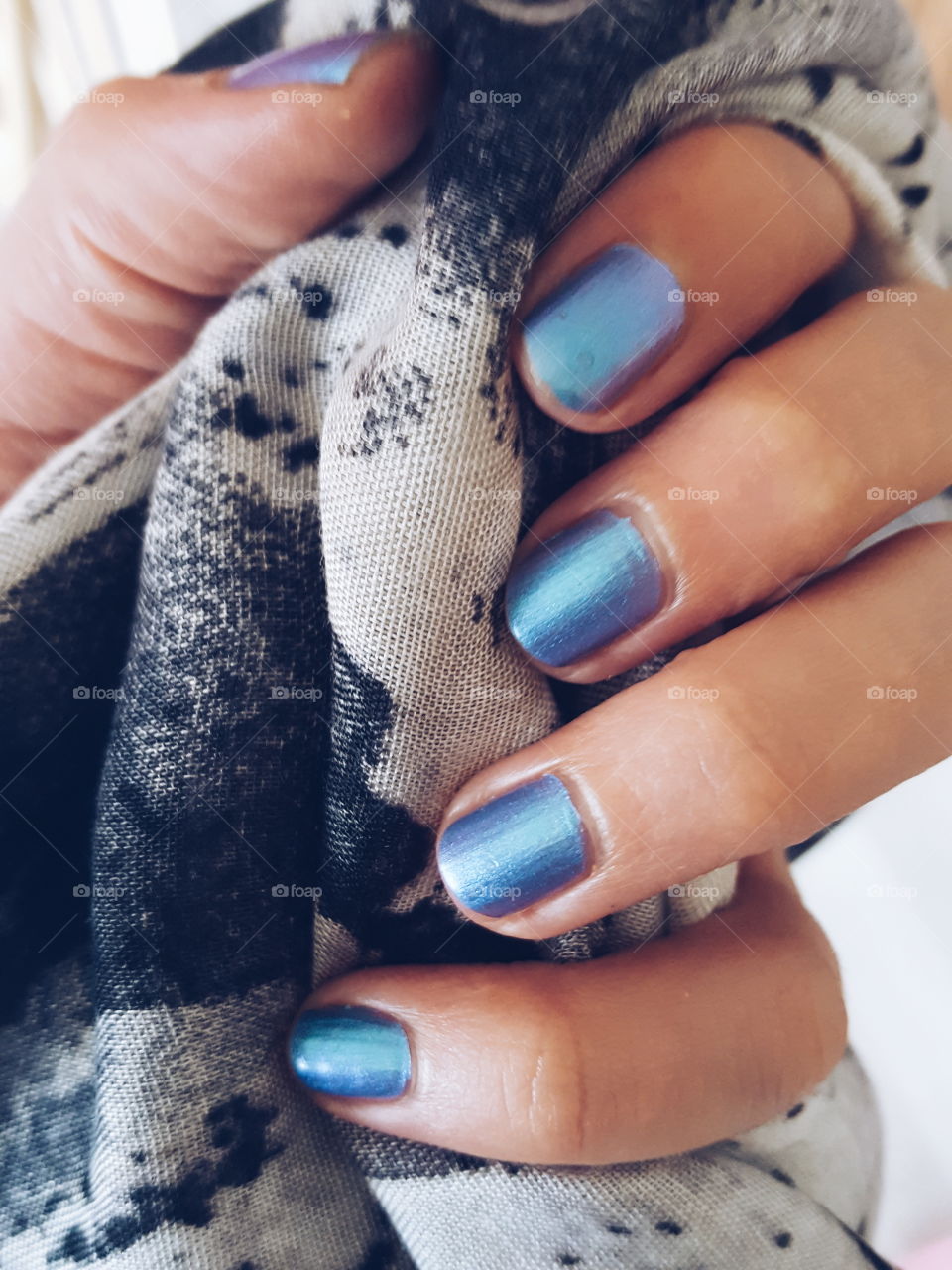 You can See the Gel Polish No. 07 called Blue Lagoon from Rival de Loop Young.