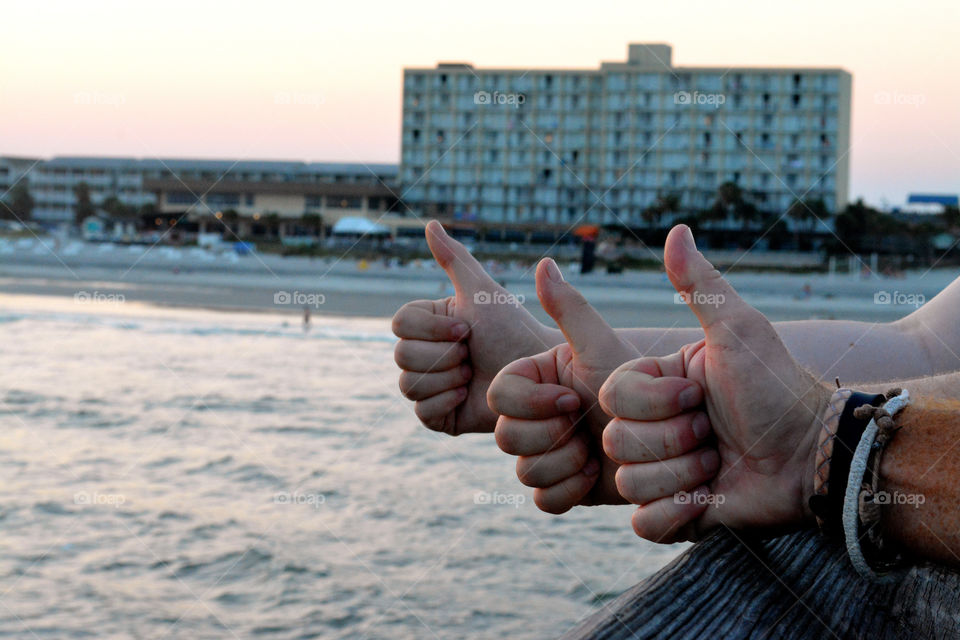 Thumbs to vacation
