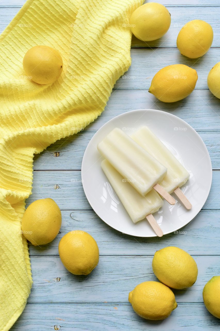 Lemon popsicles 