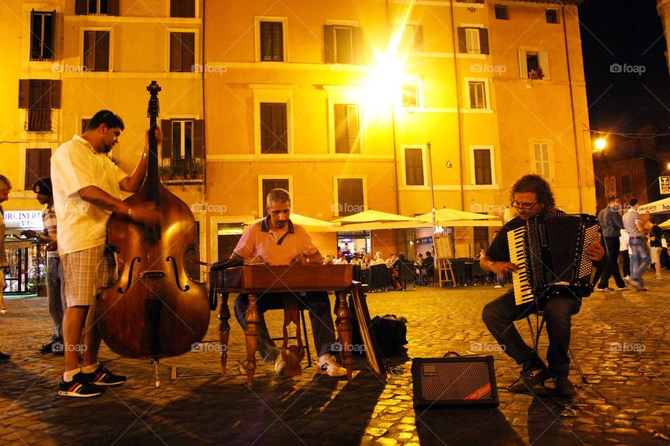 Street performers in Rome Italy 