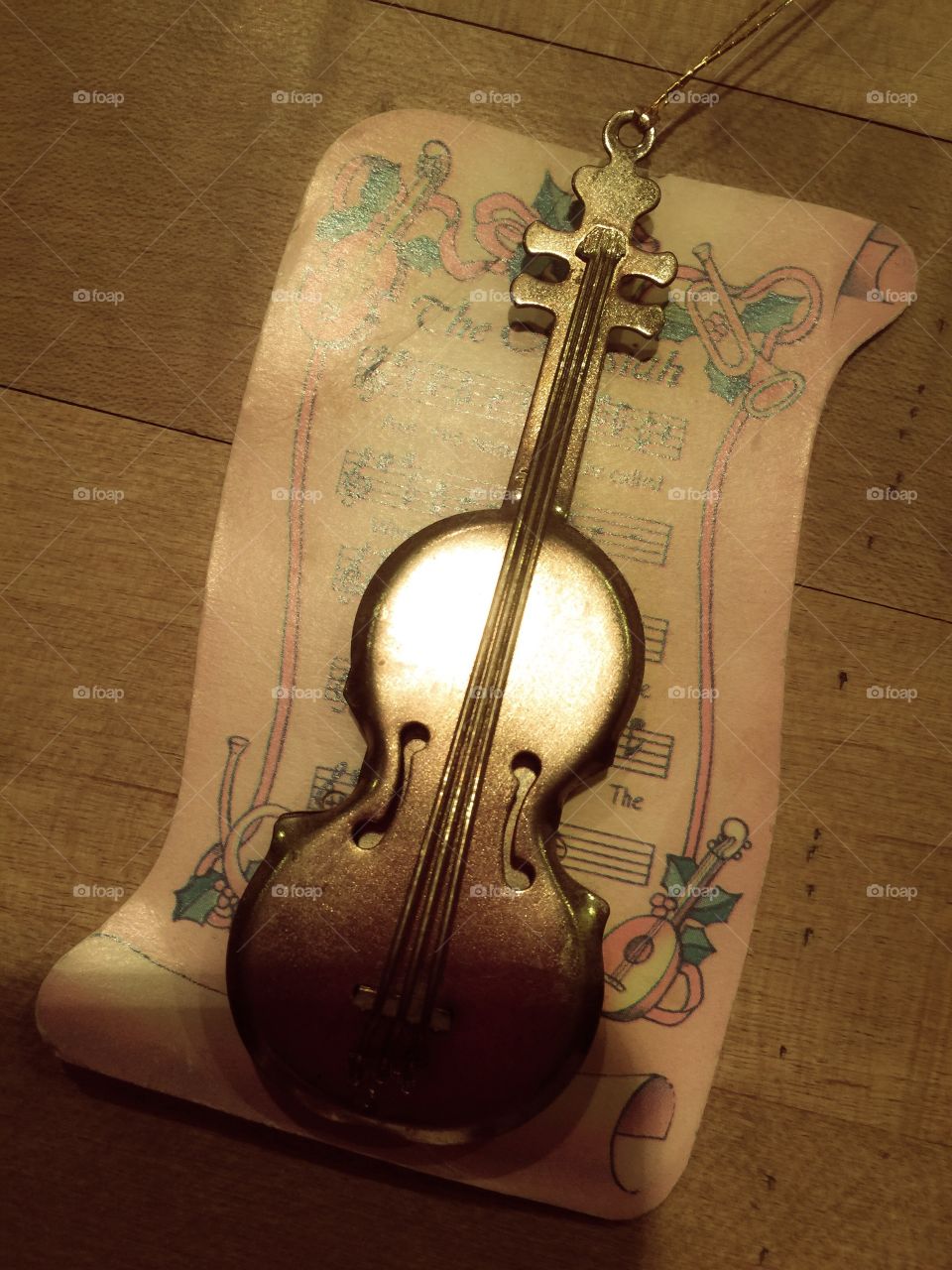 Little decorative violin 