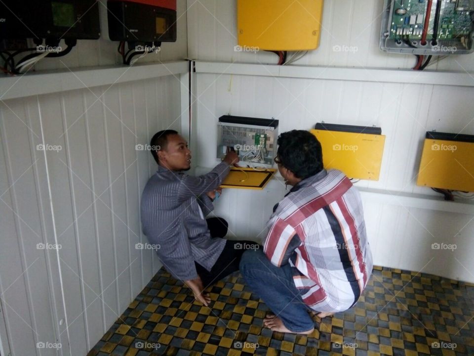 pemberitahuan kerusakan solar charger pada sistim pembangkit listrik tenaga surya komunal desa mangun jayo kecamatan tebo tengah kabupaten tebo provinsi jambi