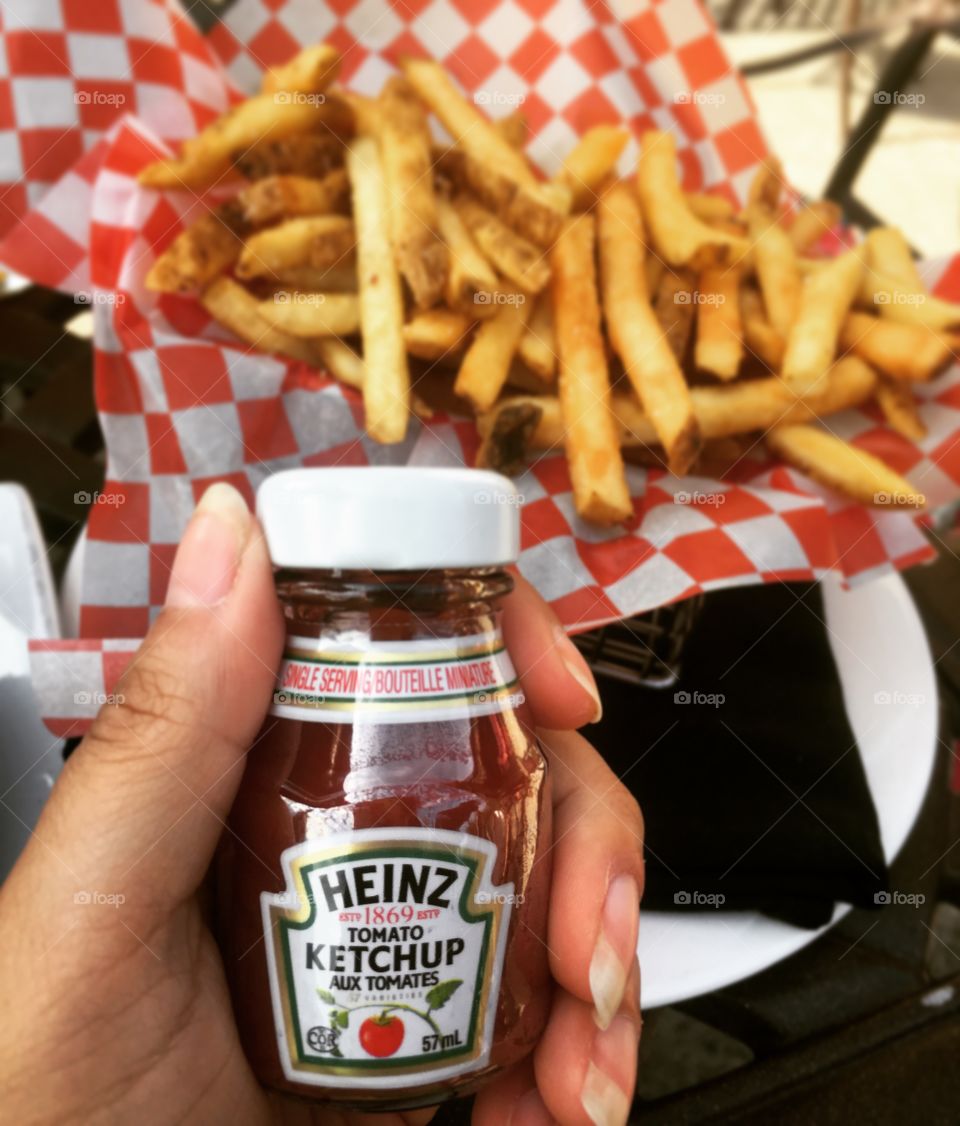 Tiny ketchup 