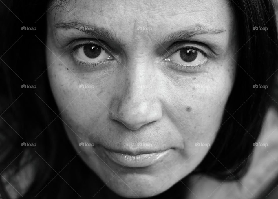 girl looking black and white background