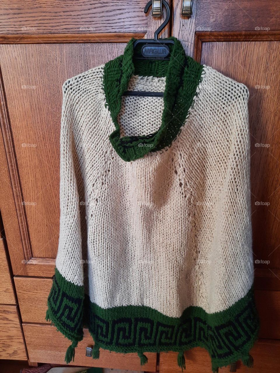 DYI and crafts - woolen knitted poncho