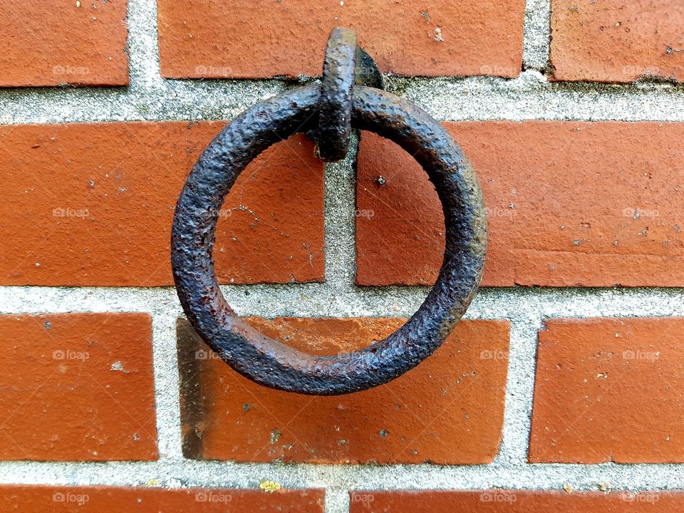 Ring at the wall