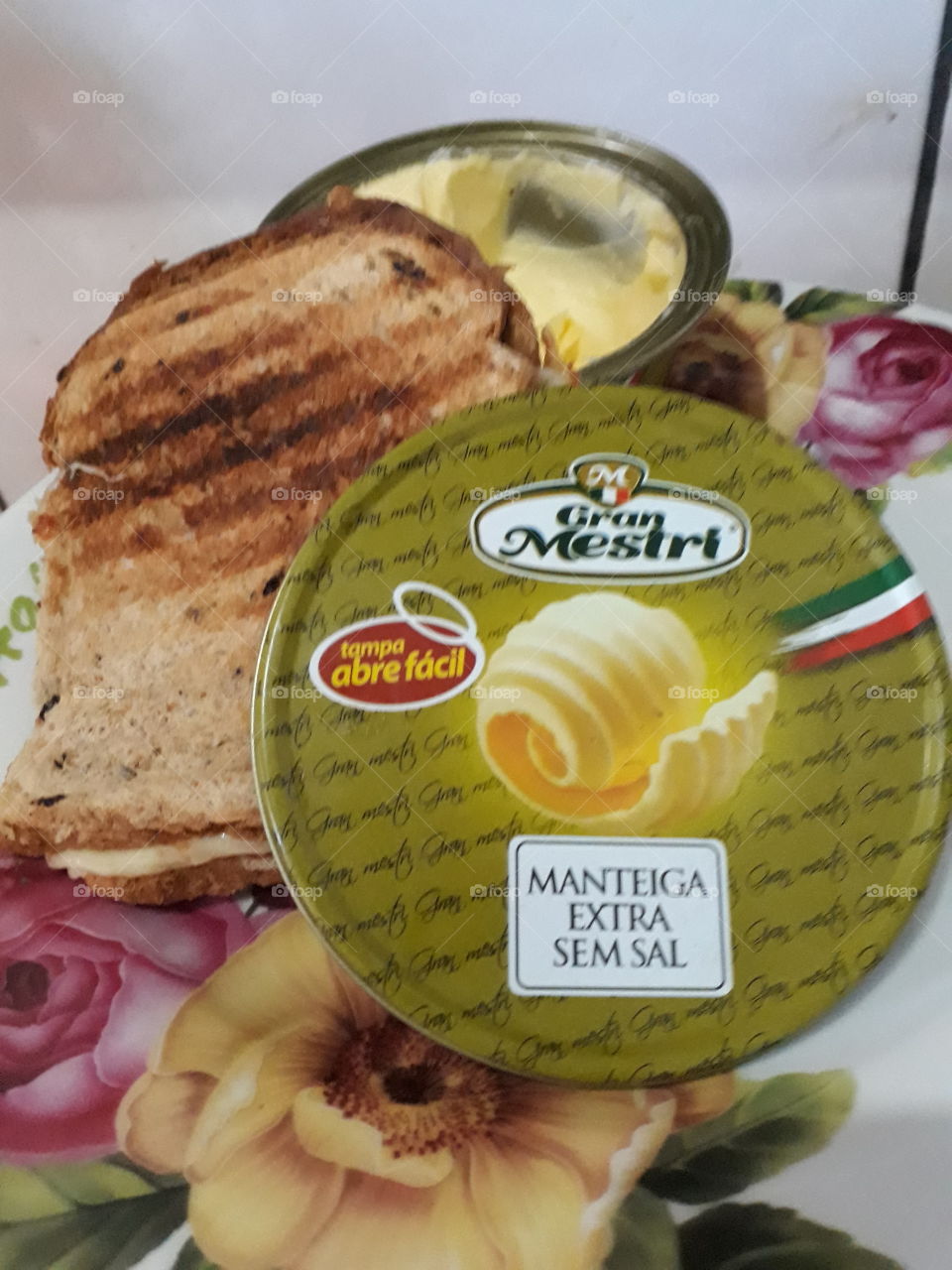 Gran Mestri Manteiga extra sem sal, alta gastronomia desenvolvida pelas    maos de mestres italianos, primeira manteiga com embalagem em lata do Brasil e abre facil!