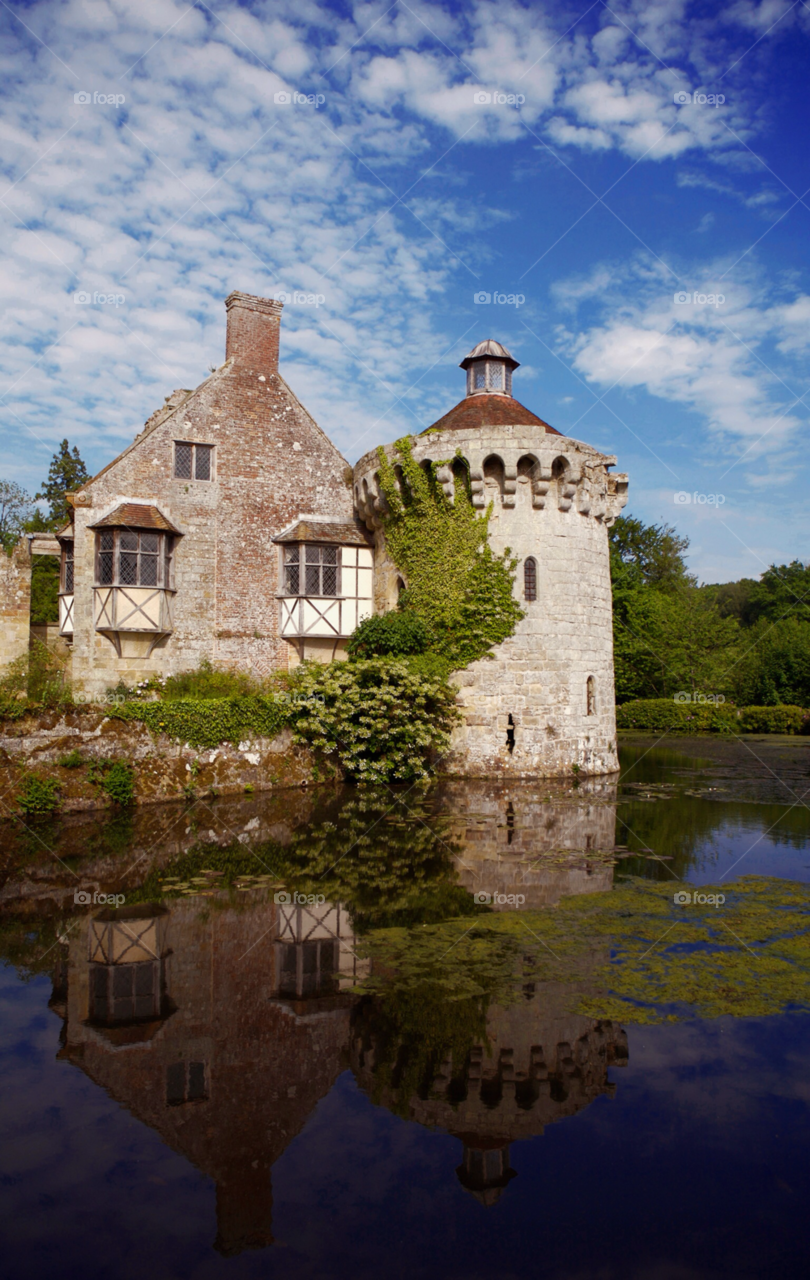 wall water reflection old by zac1