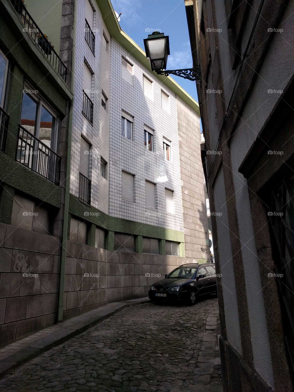 A car in a street in porto