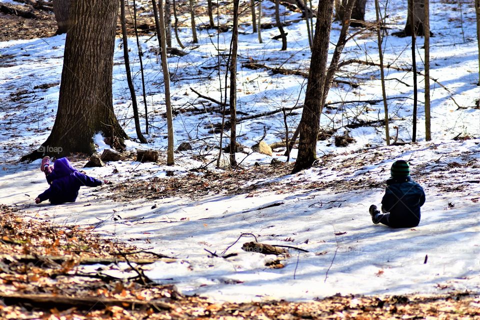 kids having simple fun in the winter