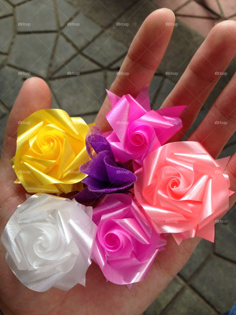 Ribbon flower