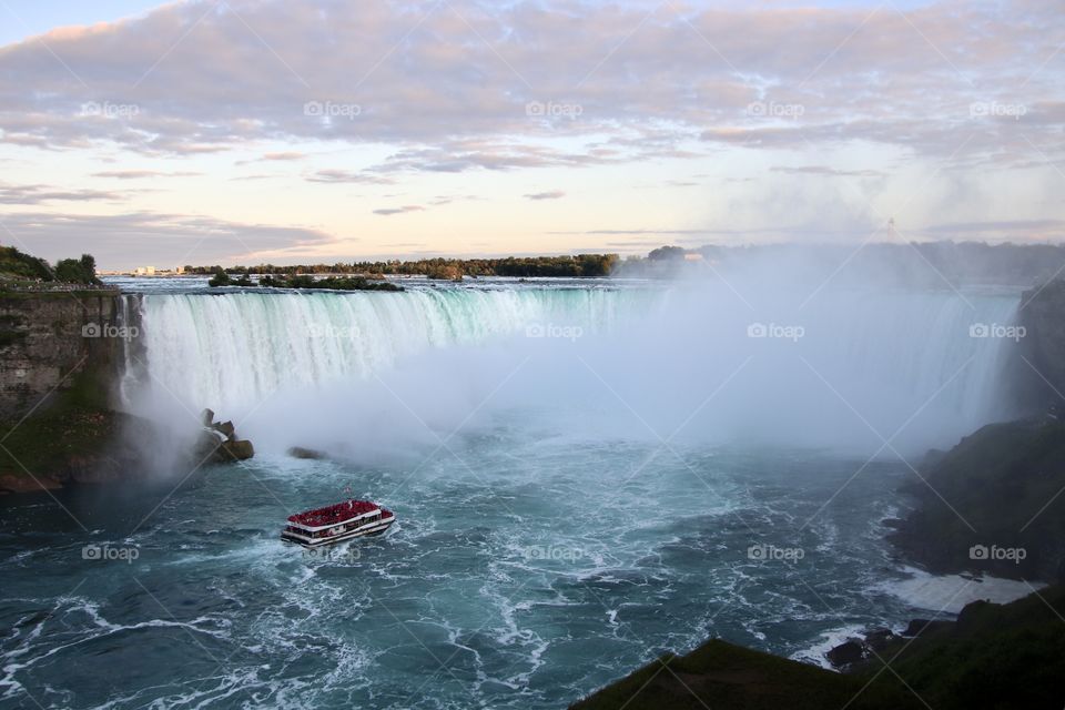 Boat headed towards the mist of the Horseshoe Falls at Niagara Falls, Canada showing rule of thirds in photography