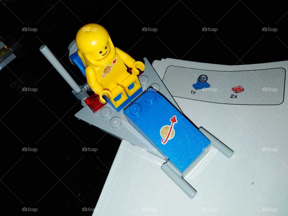 Wenn man Langeweile hat, baut man Lego zusammen.