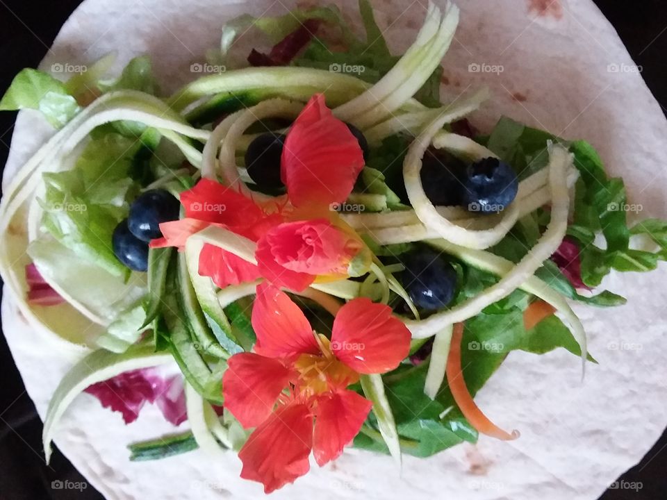 Salad in piadina