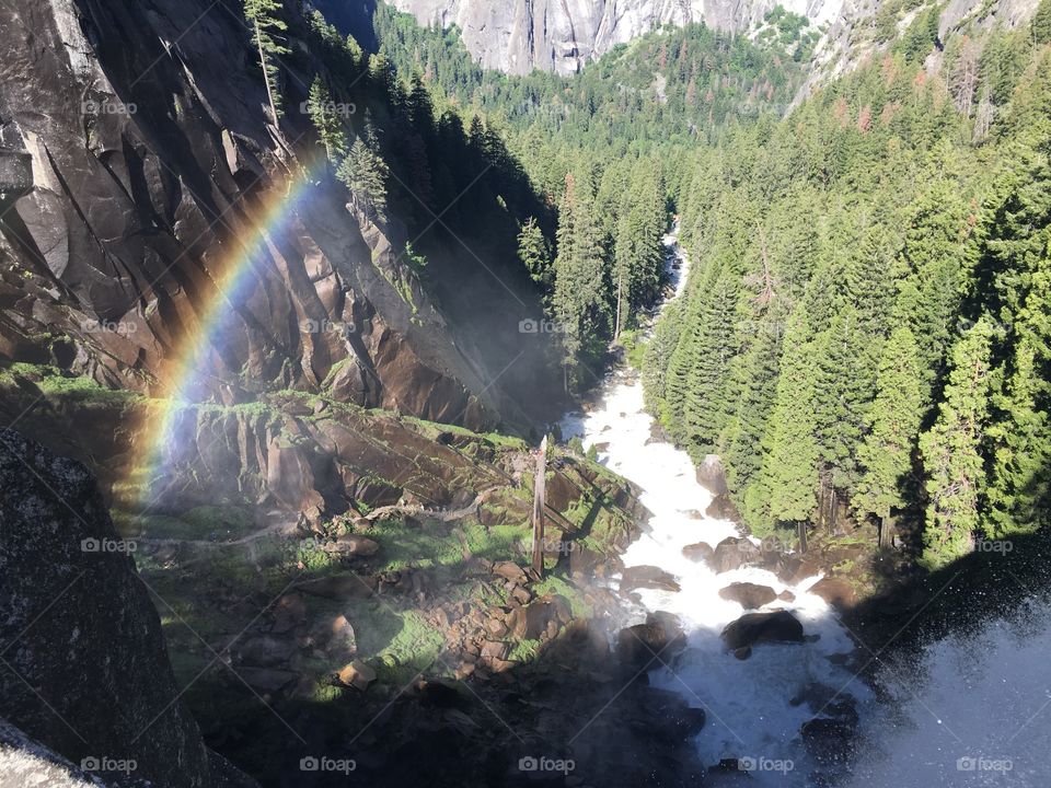 Yosemite rainbow 