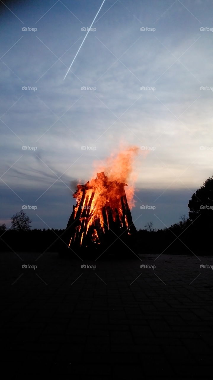 fire feuer Lagerfeuer brennen sky Himmel Abend evening summer Sommer warm Party flame